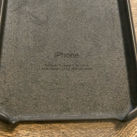 Apple I Phone 11 Silicone case Black - Picture 2 of 4